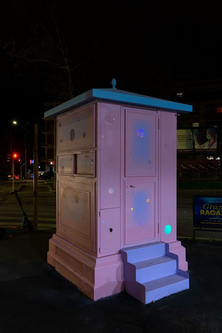 CABIN ART, l’opera The Pinkish Box di Vittorio Pannozzo conclude progetto rigenerazione urbana 6 cabine dismesse Polizia Locale