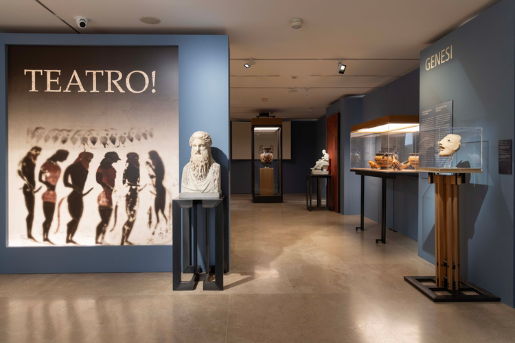 Museo dell’Ara Pacis – Ultimi giorni per la mostra “Teatro. Autori, attori e pubblico nell’antica Roma”