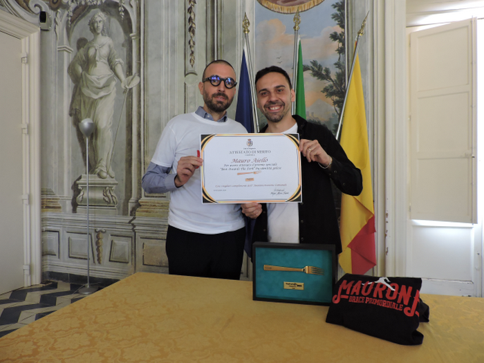 “Maurone Brace Primordiale” di Mauro Aiello vince il TheFork Awards 2024. Le congratulazioni dell’Amministrazione comunale